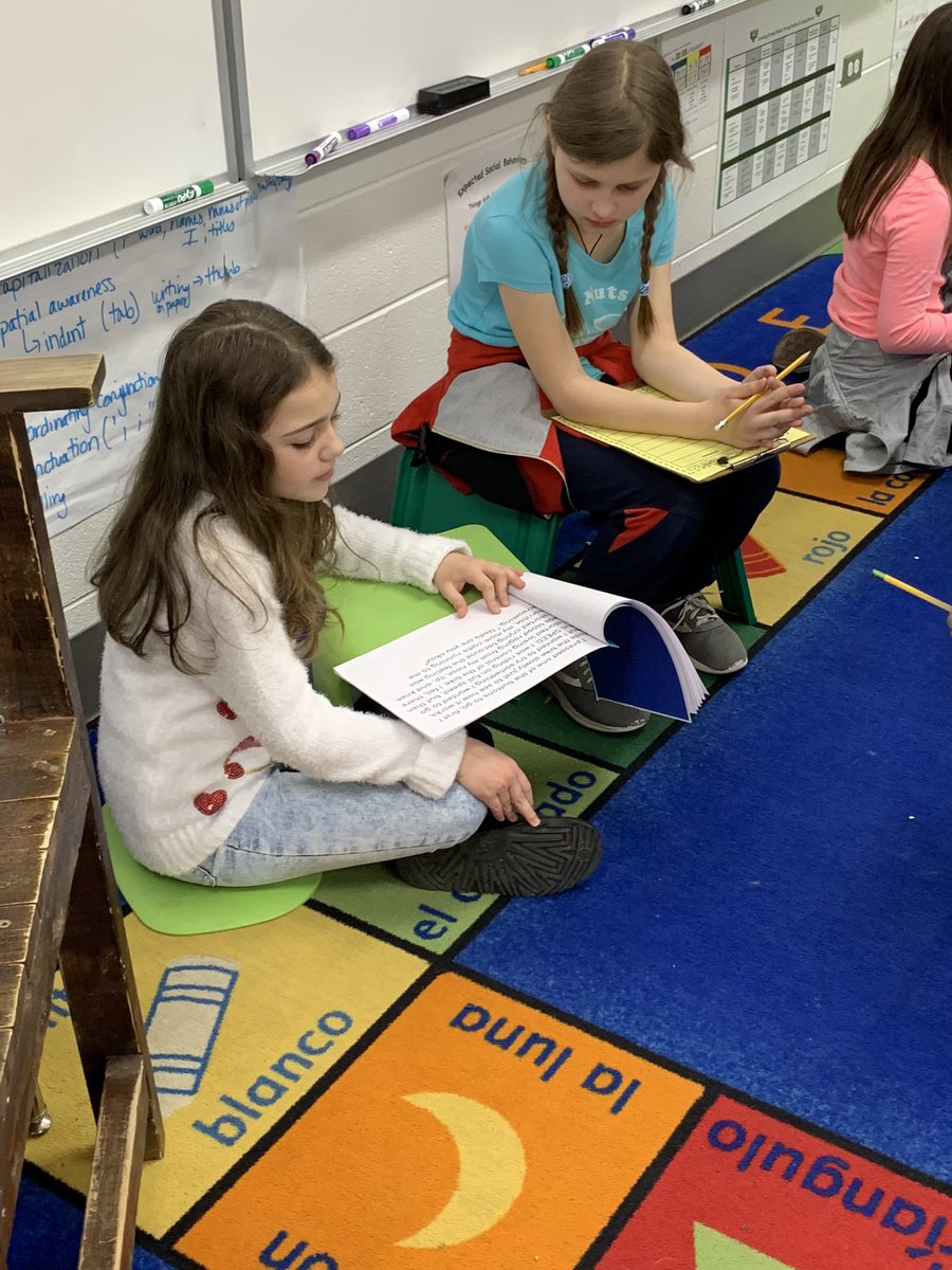 msgembarasclass's tweet photo. Thanks @MrsSorengsClass for coming to our Realistic Fiction Publishing Party! @D59Ridge https://t.co/V2ZBs0DGLA