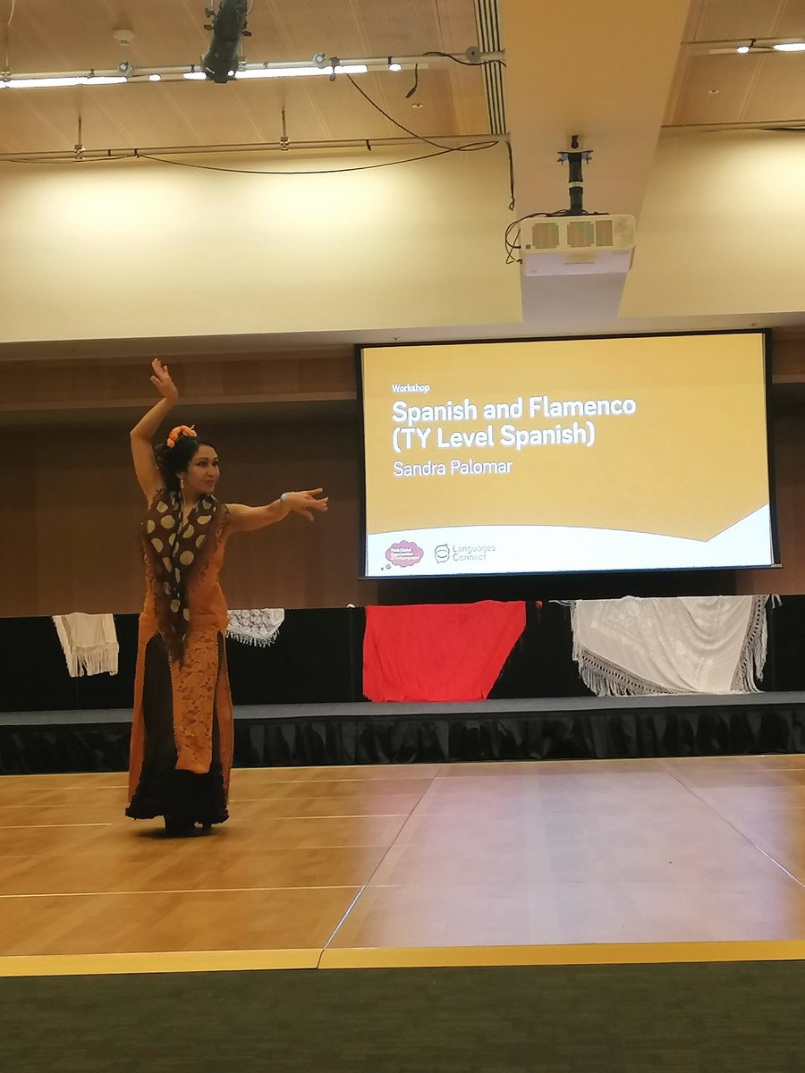 GraceORiordan1's tweet photo. Great day at #thinklanguages 🇪🇦🇨🇮🇨🇵🇩🇪 #flamenco💃🏻  @hectorirl #gaeilge #MFL https://t.co/sJgT7PZF7M