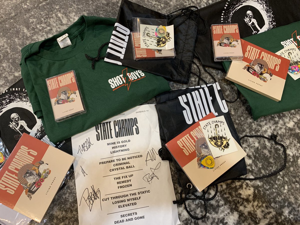 ChampsUpdates's tweet photo. Christmas @State_Champs Giveaway! 2 Grand Prize winners plus 2 other second place winners will be chosen! US only and ends on Dec 20th! RT to enter! https://t.co/J7KTaB2Ofz