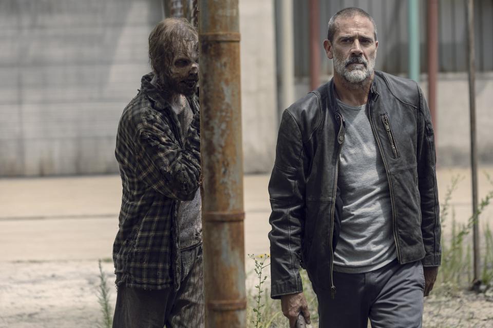 Like and Retweet if you are a Negan fan #TWD