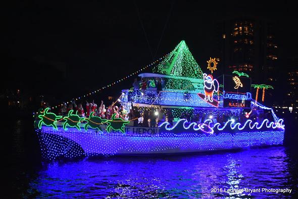 MIAPBC's tweet photo. This is supercool --> Track the Loggerhead Marina Grand Marshal Boat during the Palm Beach Holiday Boat Parade on December 7 at 6:00 p.m. in North Palm Beach
Track the parade in real-time: https://t.co/t5nVUCJaCU
#PBHBP19 #HolidayFun #Fireworks #MIAPBC #BoatParade #BoatTracker https://t.co/H5JfmDogIV