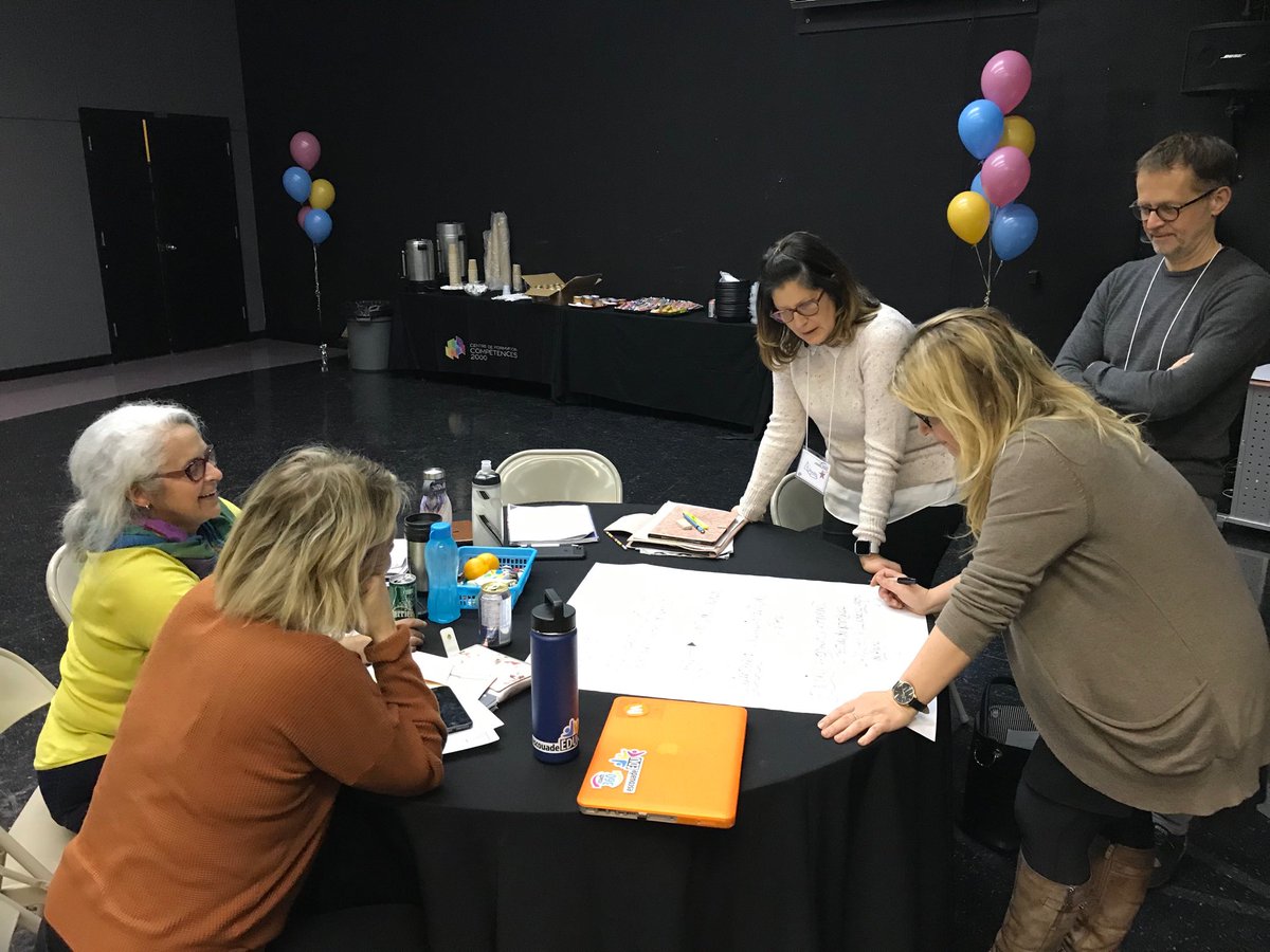 imarsan1's tweet photo. Mon équipe au travail pour faire avancer les choses dans notre école! N’est-ce pas wonderful Magnifique!! 😀🏆 #lecoacha360 https://t.co/ecX6whhPjV
