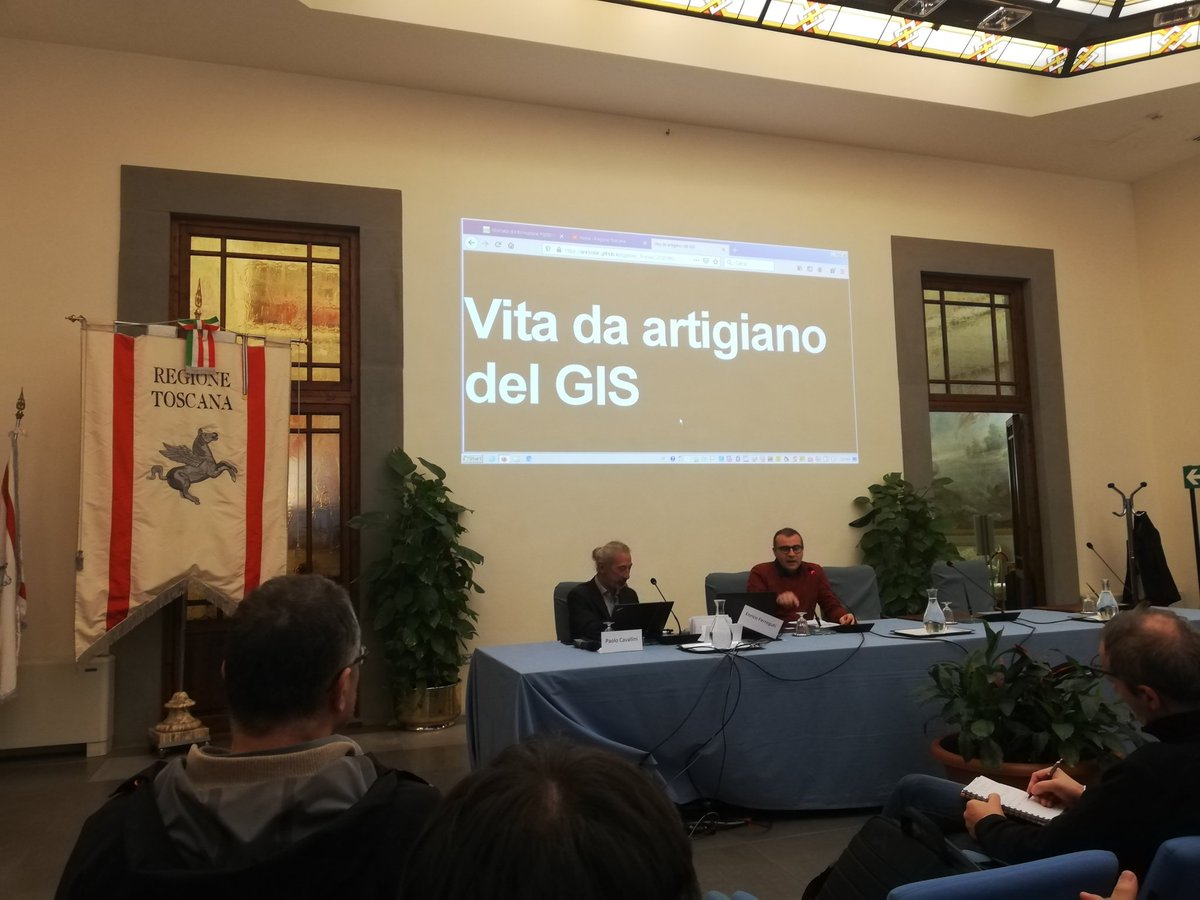 f_damo's tweet photo. Bellissima giornata oggi al #qgisdayfirenze19
@MasterGIS_Droni https://t.co/ZoNlUsFAID