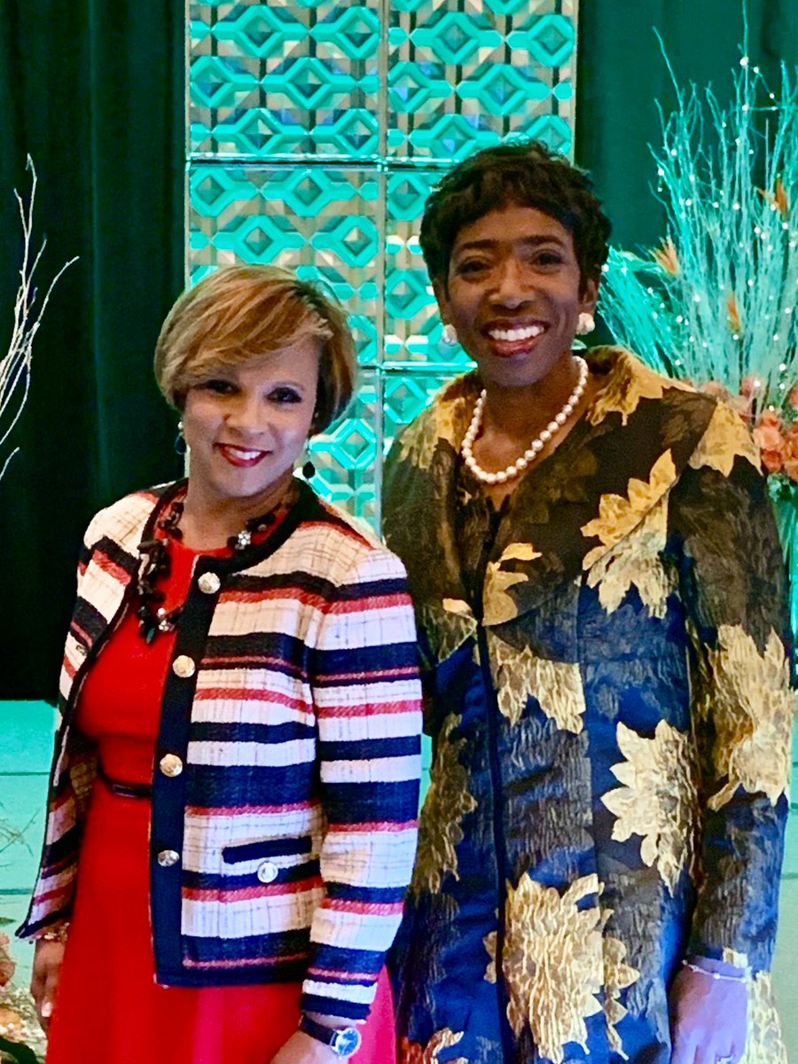 IAmSophiaNelson's tweet image. We are having a powerful day here in Virginia at the 11th annual @vawomenbizcon in Fairfax, VA. I am loving being emcee! And we have the amazing @carlaharris of @MorganStanley as our luncheon keynote speaker! She is gonna kill it! #VABizCon