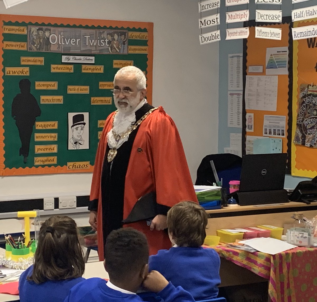 groveparksch's tweet photo. @tonylouki thank you so much for visiting @groveparksch as part of our #charitiesweek ! We loved hearing about your passion for our wonderful community and for local charities! What an inspiration! #inspiringeachother #outwardgrowth https://t.co/xtSGxREmtc