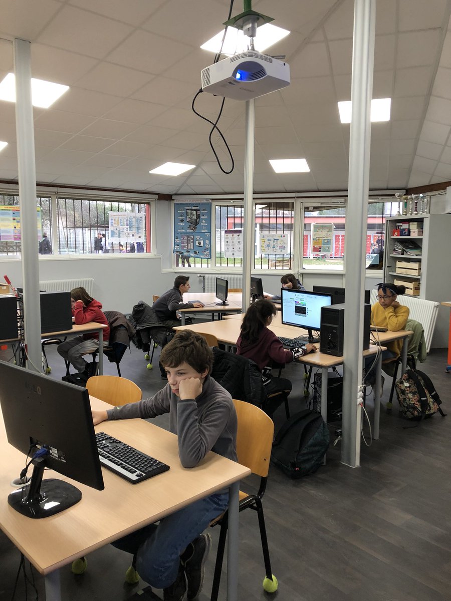 mr_fort's tweet image. Aujourd’hui c était le #concourscastor au collège de Lavardac. Les résultats en fin de semaine et on attaque en suivant le concours #algorea. @ConcoursCastor @BordeauxDane