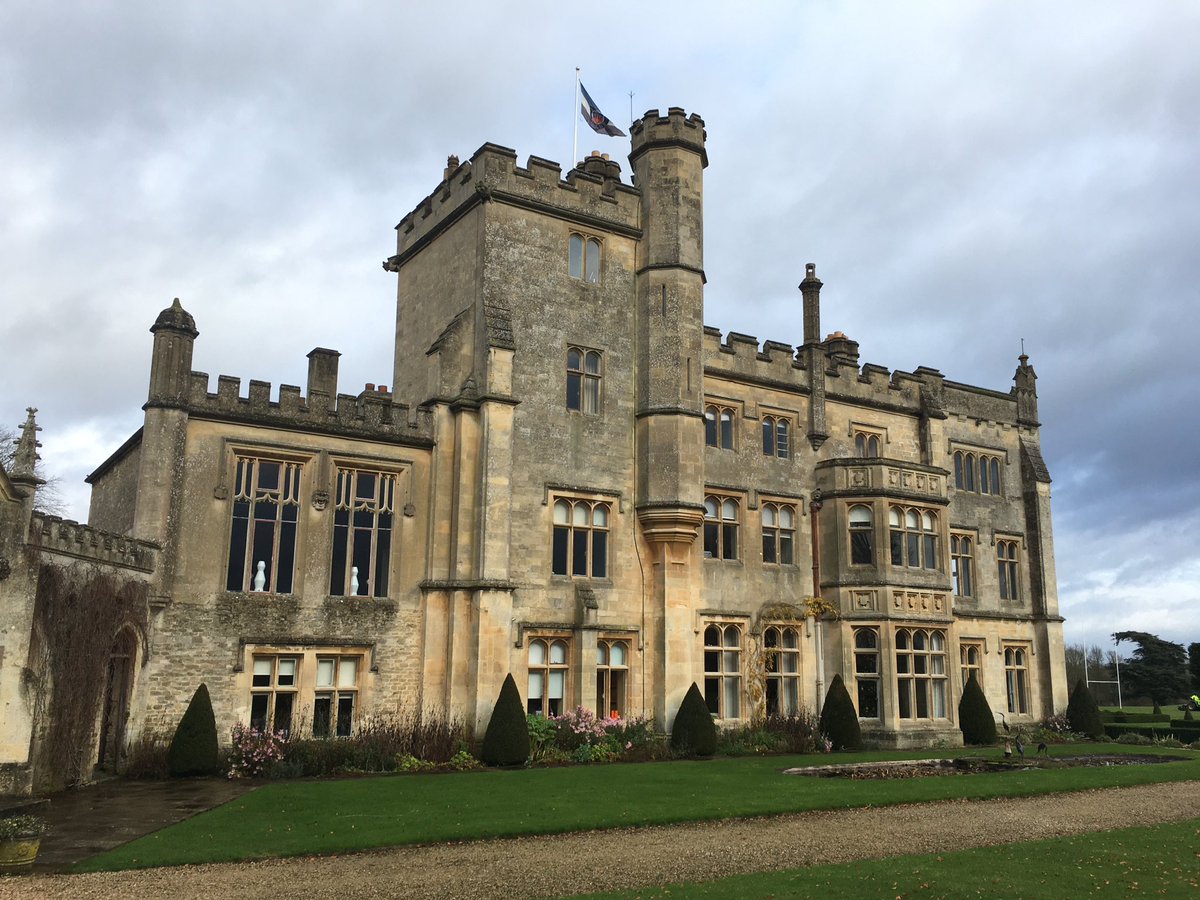 Huge thanks to <a href="/BenCoker1/">Ben Coker</a> <a href="/pjwilson100/">PJ Wilson</a> @murdy1989 for allowing me to get an insight into @bathrugby this morning #OfficeViews