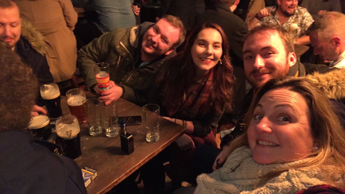 krobertson245's tweet photo. Impromptu work do! #wereinhell https://t.co/14bdWb6KFj