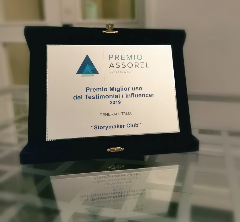 _LuciaSciacca_'s tweet photo. Con i nostri colleghi #Storymaker vinciamo il #PremioAssorel. Con passione da due anni raccontano la nostra storia. A partire dall’ascolto, mettendo le persone al centro, per farle essere ambasciatori di valori condivisi. E’ una storia di #autenticità.
Bravo @claudiorascio! https://t.co/Q1WhpfWrLj