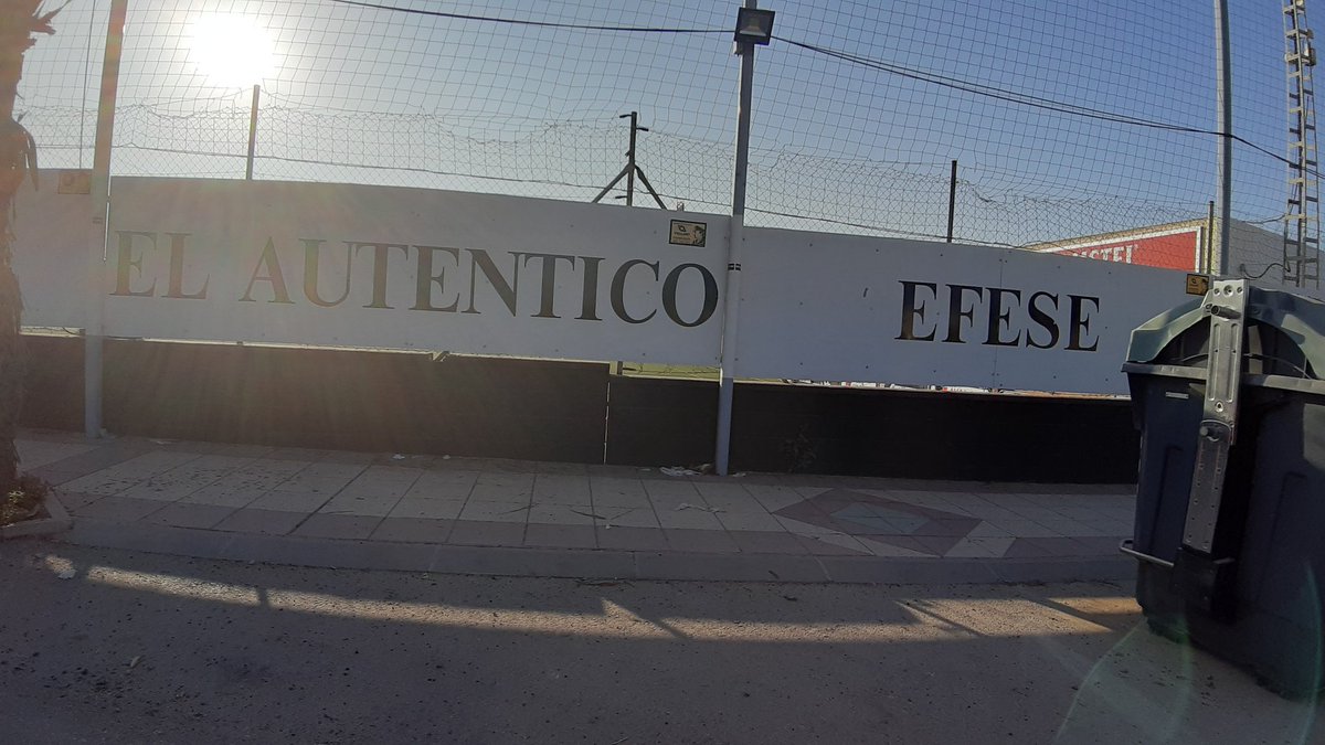 yapeweon's tweet photo. Son la vergüenza de toda la Región: dejaron tirado en la cuneta al Éfese (por las deudas) para montar un engendro suplantador. Jamás podrán dar lecciones de nada. Jamás entenderán lo que intentamos hacer aquí #EseNoEsElEfese (Este sí ⬇️) https://t.co/Q9sTTNXyoi