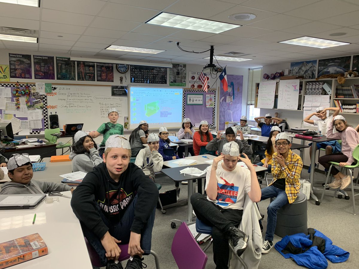 SedaDawson's tweet photo. We are all so #brainy today. #brainhats  #sciencerocks @WAISSBISD @sbisd_science https://t.co/5WQ9zStDjO