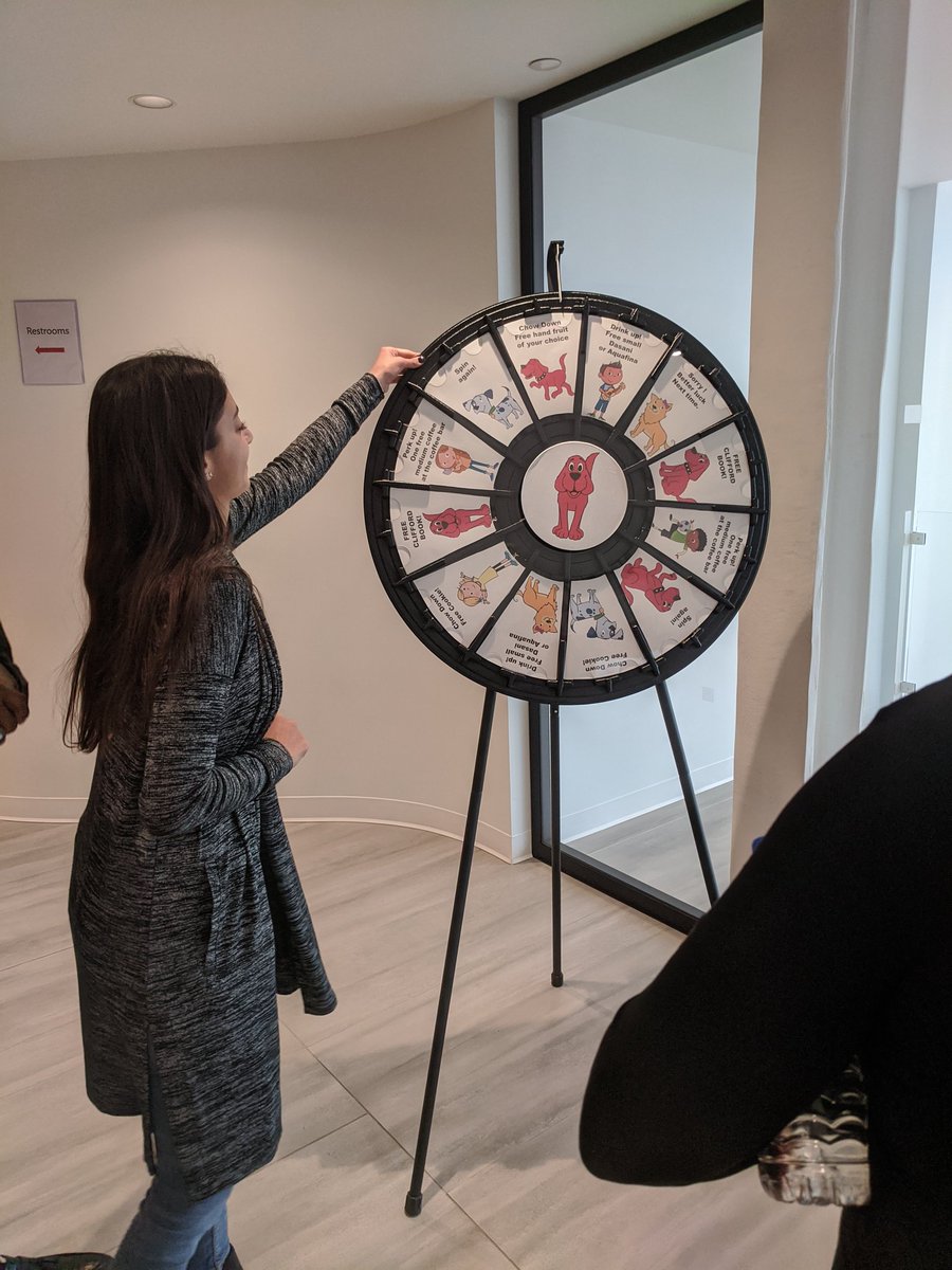 _jesswarren's tweet photo. And @ElenaQSN won coffee by spinning the wheel and everyone got cupcakes ๐ #BigRedLaunchDay https://t.co/eknkgcoBix