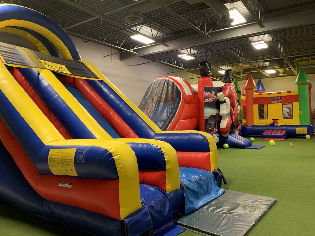 LindsayDMorey's tweet image. Bouncin’ Around holds grand opening at #55 100 Broadview Drive. New brick and mortar shop, but business has operated at many festivals and events across Alberta for years. Inventory of about 30 inflatables that will be switched in and out to offer kids variety. #strathco #shpk