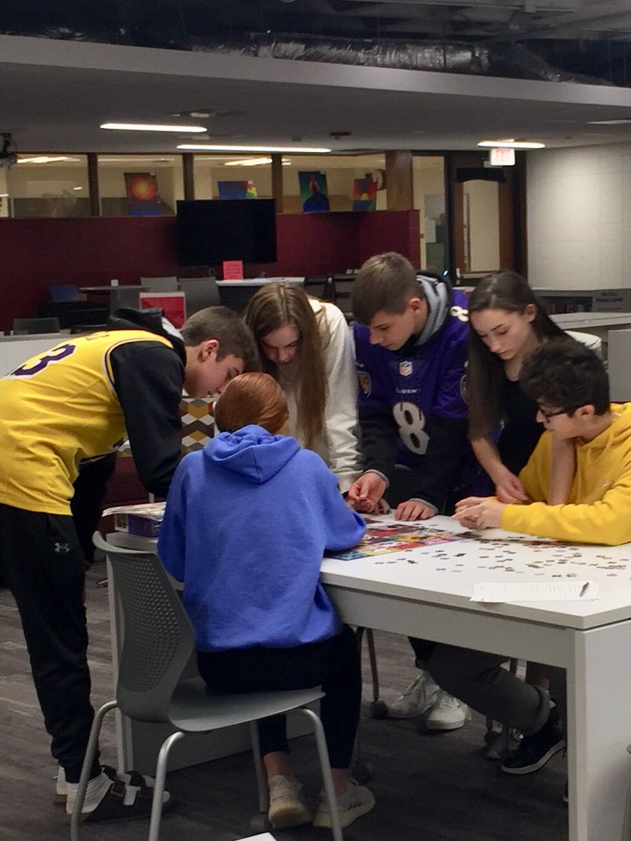 karla_kossow's tweet photo. So many ways to expand the mind #groupeffort #fallspride #mfhslmc #welovepuzzles #ourlibraryrocks https://t.co/pqv3mDrXYQ