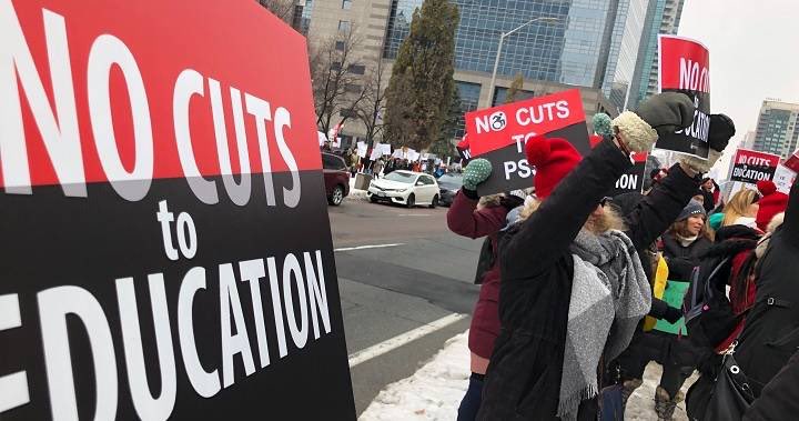 6ixbuzztv's tweet photo. Ontario high school teachers plan to hold another one-day strike next week. https://t.co/AVW9FQ31pd