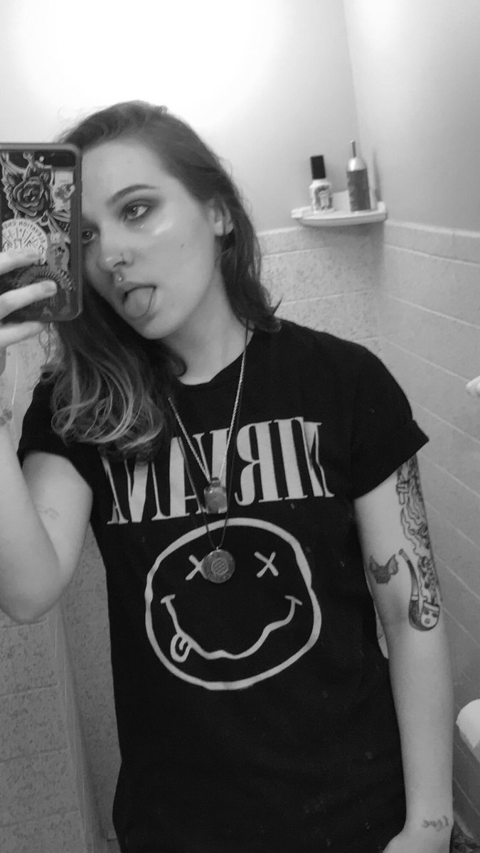 meremickey's tweet image. 