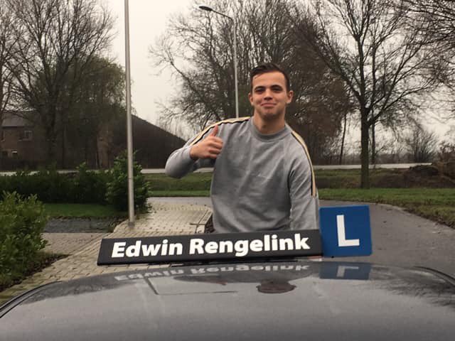 Justin Timmerman gefeliciteerd met je behaalde autorijbewijs 
SUPER !!! 

edwinrengelink.nl