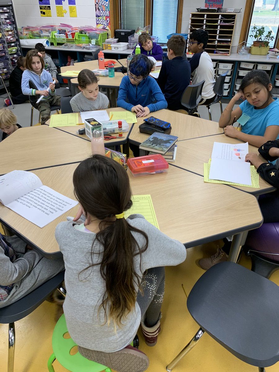 msgembarasclass's tweet photo. Thanks @MissSantelli5th class for coming to our Realistic Fiction Publishing Party! @D59Ridge https://t.co/dcMhJ7JIuG