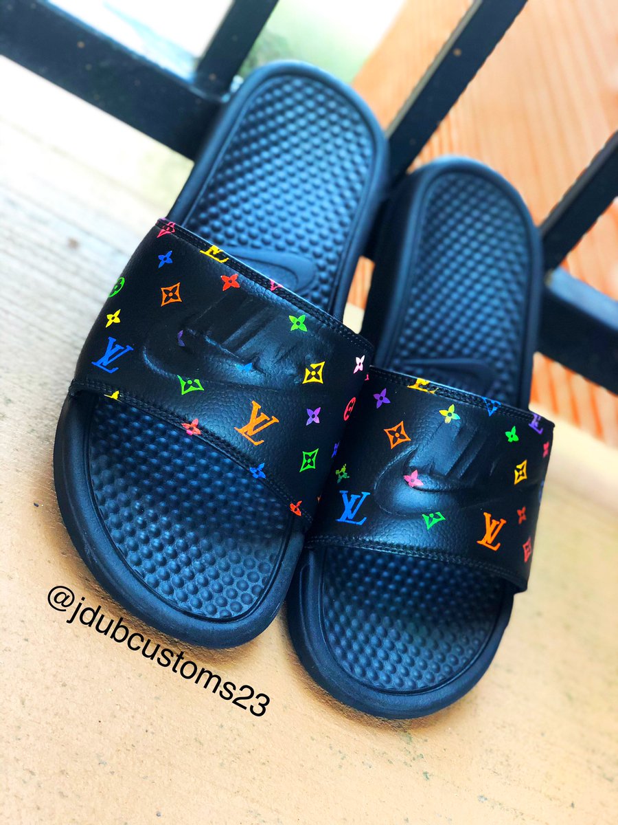Jdubcustoms23's tweet photo. LV x Nike Custom Slides🔥 🚨For Sale🚨 (Size 10 $150) Dm me for customs‼️ @AngelusDirect #Customs #Customshoes #customkicks #shoehead #sneakerhead #shoeart #angulus #anguluspaint #angulusshoes #igkicks #artistsonig #angelusdirect #artistoninstagram #art #jdub #dope #coolshoes https://t.co/ebUeAHTLVc