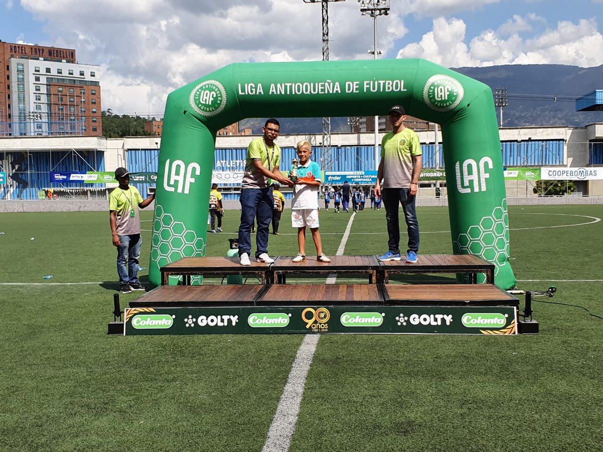 AntioquiaLAF's tweet photo. #FinalesLAF2019
Categoría #Sub10A
¡Campeón! 
🏆Atlético Nacional @nacionaloficial
Subcampeón
🏅Belén la Nubia Arco Zaragoza
⚽️Goleador
Santiago Londoño
🥅Valla menos vencida
Belén la Nubia Arco Zaragoza https://t.co/xFE8LoPslH