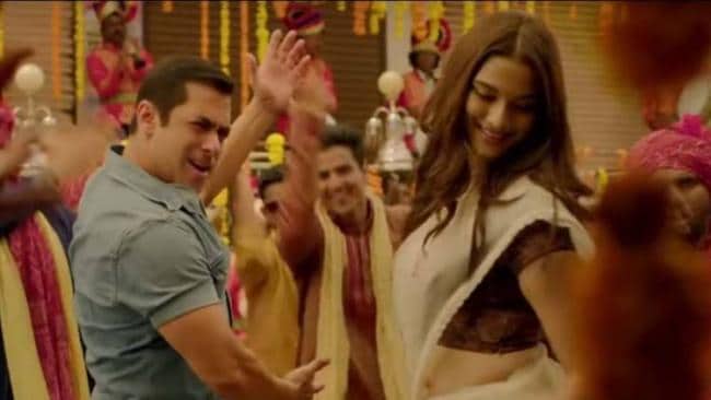 KPokhariyal's tweet photo. #NainaLade is as good (romantic) song as any this year. better than #Dagabaaz from D2. #SaiManjrekar will b Rajjo2 of #Dabangg3. Song also show why called 'Chulbul' n the sunglass on d back. Movie surely has a gud story. Thank God Arbaz took 2 yrs to write n didnt directed movie. https://t.co/0ZkKO2ePjm