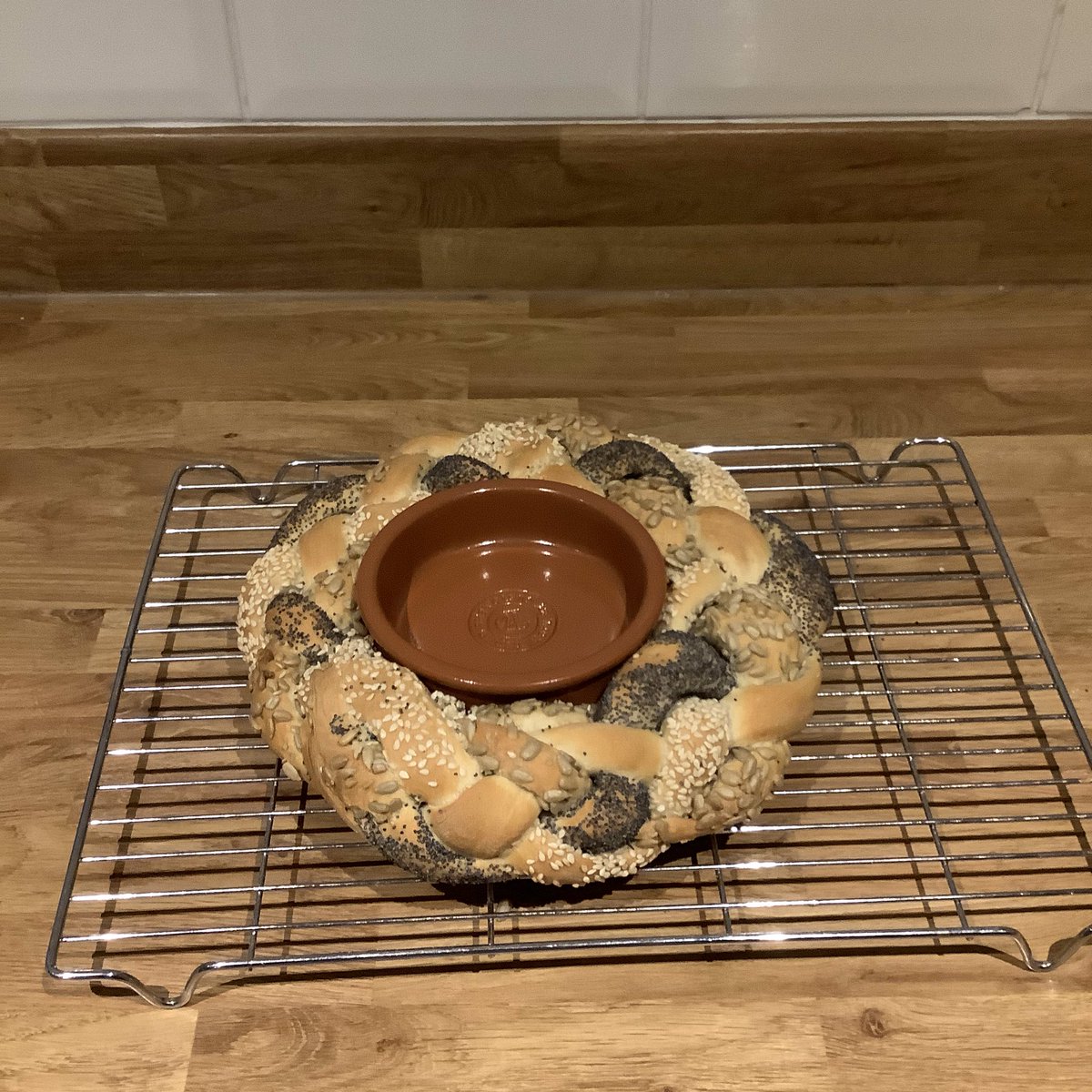 mardybumkate's tweet photo. @BakeWithJack the OH’s practice Christmas wreath & very nice it was too....think he needs to keep trying though as it’s all gone! Luckily after his pressie that arrived today from you he’ll be even more sorted #goodjobhesnotontwitter ps thanks for the note in the box #extratouch https://t.co/kEaWBJ5vfk