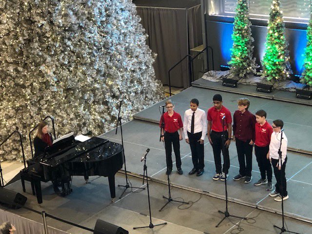 EPCMS's tweet photo. Central Singers performed at Mall of America today. https://t.co/2EIGgCE7sn