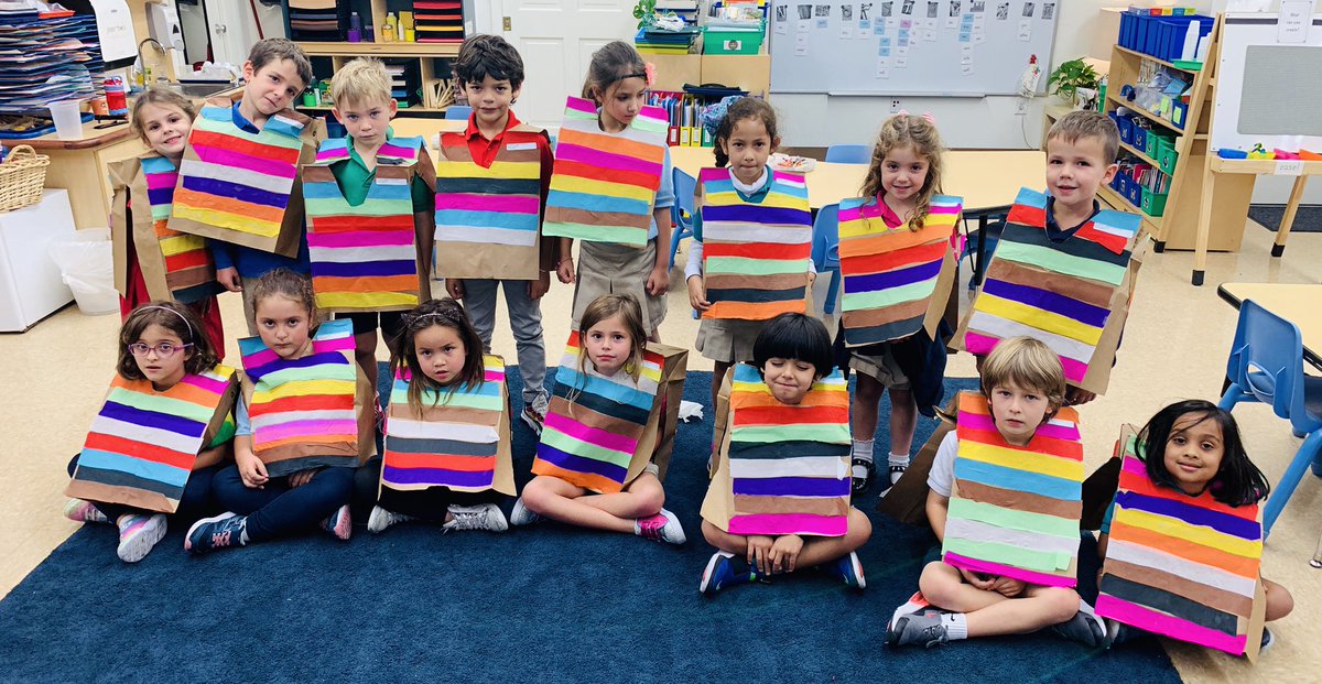 SK Ss made colorful ponchos during their imaginary journey to Perú. This activity was also part of their Spanish unit "los colores". #learningisfun #GSLearning