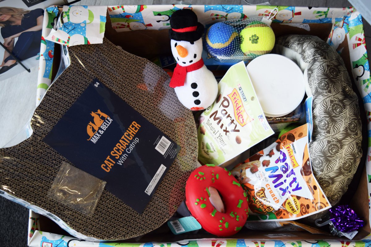bjs_creations's tweet photo. Our donation box for Washington Co. Humane Society is filling up! If you would like to donate, stop by our showroom till next Wednesday December 18th!

https://t.co/QAUk9XrKAf #bjscc #humanesocietyofwashingtonco https://t.co/mF4oFt2JJk