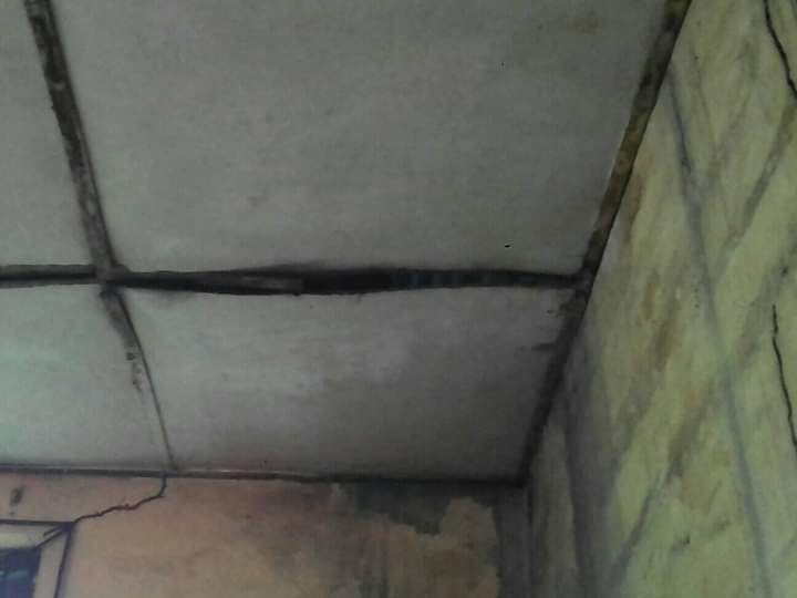 aba_book's tweet photo. Our little effort will definitely be rued in few months if the roof, windows and floor are not fixed.
#SaveAbaLibrary #SaveAChildProject @emenike_okeudo @AnneMuyiwa @julietkego @librarian_nkem @MgbeojiIkechi @LibraryImpactNG @Dmvnaija1 @yugoegbu @AfLIACon @Buchyogba @amarachimex https://t.co/knDdOOgicZ