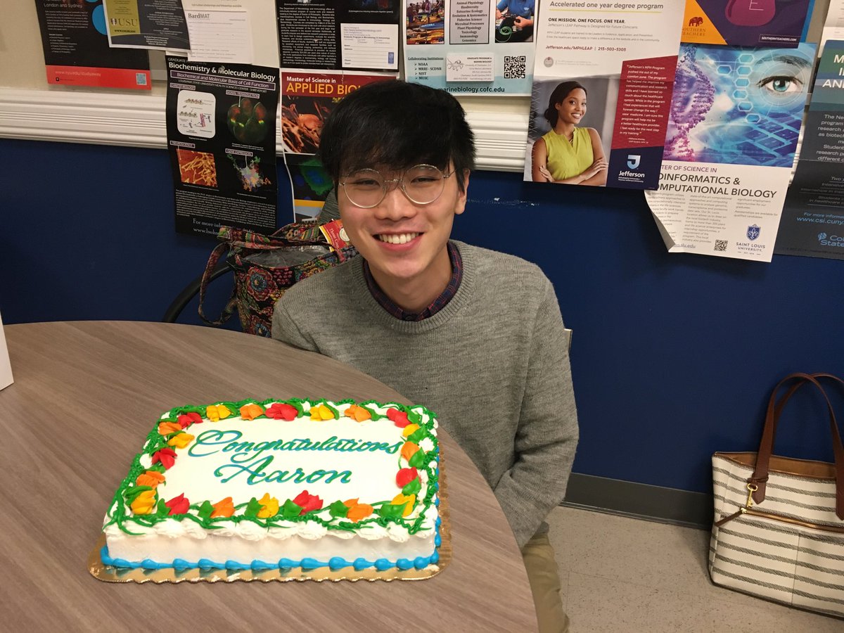 Congratulations ⁦@ak__lee⁩ on an incredible honors thesis talk and defense on #honeysuckles in the age of #genomics. Standing room only! ⁦<a href="/TCNJScience/">TCNJ School of Science</a>⁩ #undergradresearch #fuseylonicera #puiplantresearch