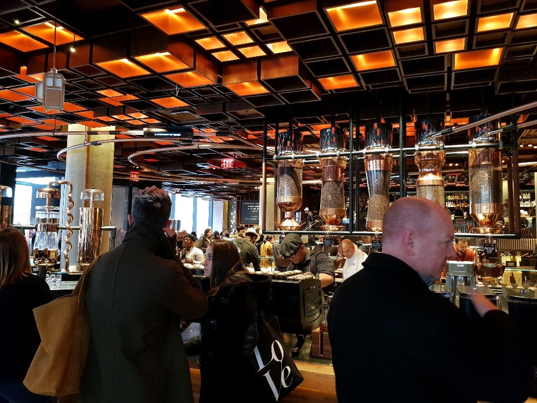 Dodreamiju's tweet photo. 아, 스타벅스!!!! Starbuks! (at @Starbucks Reserve Roastery in New York, NY) https://t.co/xefmOEfPm4 https://t.co/MdNAhlxBwx