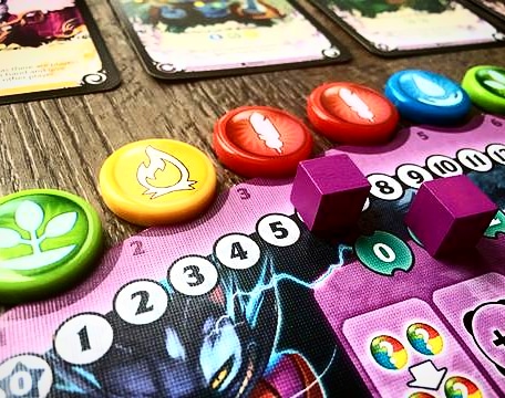 BoardGameGeek's tweet photo. Seasons #GeekUpBits are a perfect gift! You can check them out here: https://t.co/Ajld1myZdt #boardgamegeek #seasons https://t.co/0Q3A08Nq6V
