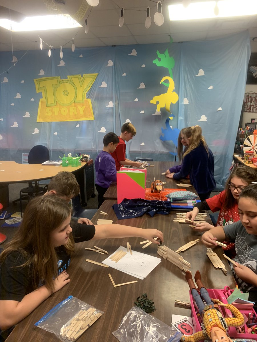ckittrell3's tweet photo. Toy Story transformation this week! SS learned abt characterization &amp; conflicts. We answered questions from “the Claw”, analyzed different Toy Story clips for char.traits &amp; conflicts, answered ?s to build Potato Heads, designed our own toys, &amp;ended with STEM activity!
#iamwfisd https://t.co/hZYlytPlJi