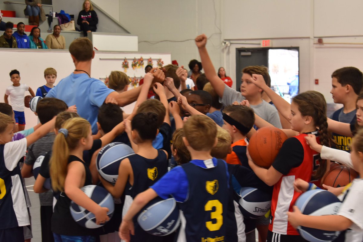 ARGreyhoundsBB's tweet photo. Our next @jrgrizznea Skills Clinic is Sunday, Dec. 15th at St. Michael Catholic School in West Memphis, AR‼️Develop your FUNdamentals, get some Jr. Grizzlies gear 👕🏀, and a ticket 🎟 to the upcoming Grizzlies game! Register at https://t.co/2XrzgI1ix5 https://t.co/brXgLIdkl8