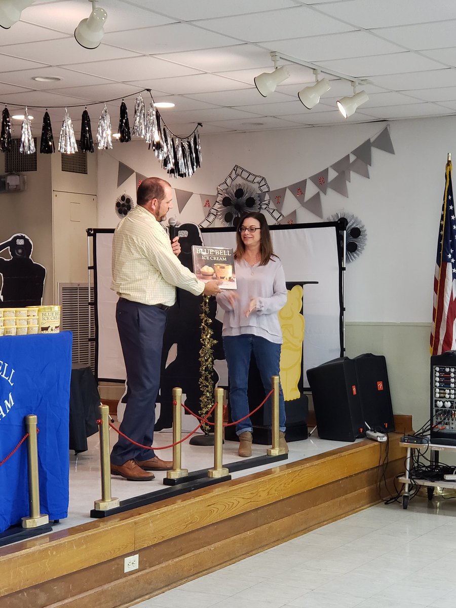 HNC73's tweet photo. Thank you so much to Blue Bell Ice Cream! In honor of becoming a National Blue Ribbon School, Blue Bell treated BBE to an ice cream party. The students LOVED it! 
#DaretobeaBEAR #TPSDPride 
#bluebell https://t.co/PZBetA6tWZ