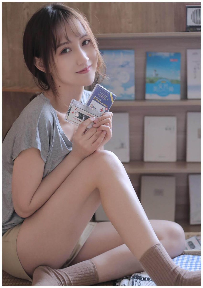 fds56456's tweet photo. ��😀哈哈－－－－－这手上的－－－是那个时候的经典吗？ https://t.co/0Kw3krRr5R
