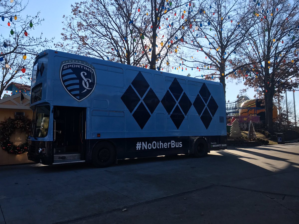worldsoffun's tweet photo. Look what just rolled in for the night!
#NoOtherBus #WinterFestKC https://t.co/5jG7jLY1AP