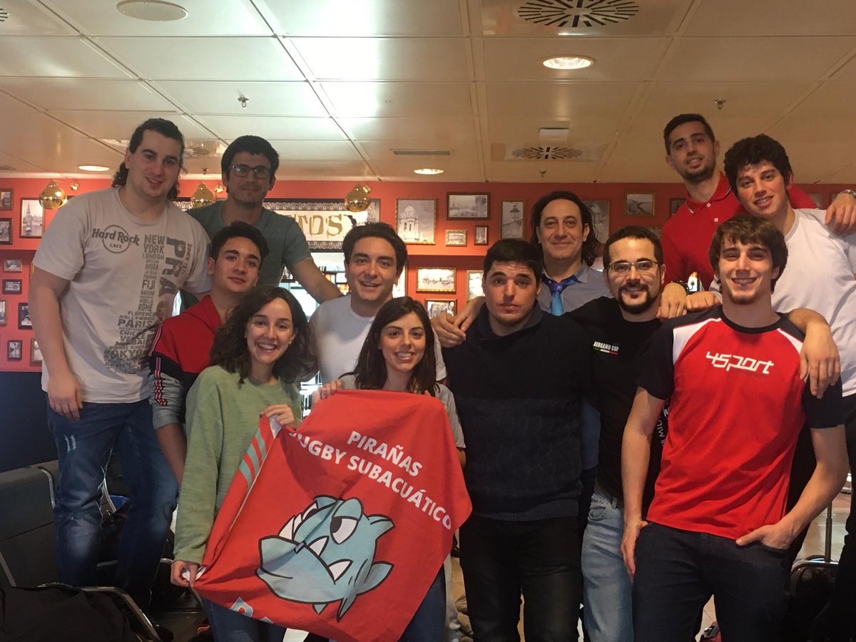 pipes_uwrugby's tweet photo. Con retrasos en los vuelos pero con ganas de llegar para darlo todo en el agua. Las Pirañas de viaje dando la nota como siempre #PirañasModeOn
#GoPiPe https://t.co/GeqhTs5hv9