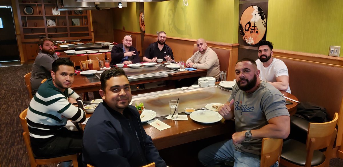 SBSMiami305's tweet photo. #MiamiSmallBusiness #Celebrating our superstars ending the month over 180%!!! Great Job gentlemen. #Champions #Superstars #RenzLeaders #LifeAtATT #MiamiPride #ItsAMiamiThing #MiamiBCSS https://t.co/ES2GSVc5MP