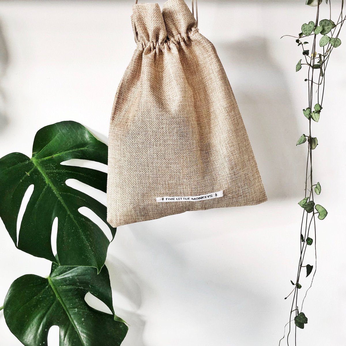 audreygeorgeco's tweet image. 5 little monkeys jumping on the bed 🐵🙈🙉🙊🐒 you know the rest! 

Check out this article about how using different experiences help children to learn to count! 5️⃣4️⃣3️⃣2️⃣1️⃣

earlymath.erikson.edu/rules-counting…

#EYFS #Numeracy #Learningtocount #rhymetime #puppetsets