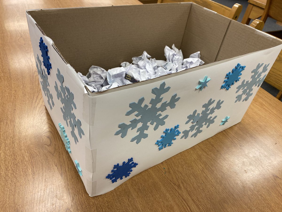 CarterMSReads's tweet photo. Can’t wait to test out this book blurb snowball toss next week with 6th & 7th graders!! 📚❄️SNOW much fun! ❄️📚 #kcslms #CMS_Lib https://t.co/vfLahnHgzg