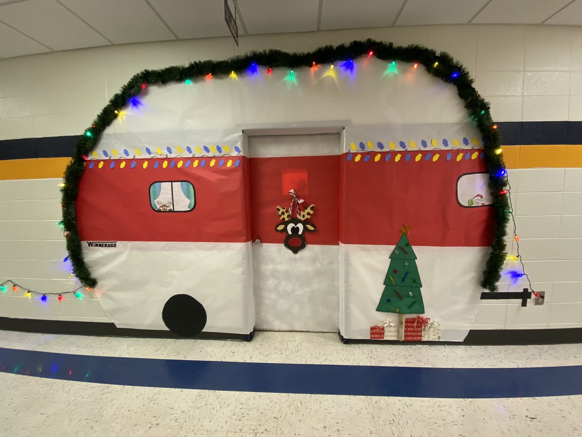 KatieCreson's tweet photo. FINALLY DONE with my “door” for the contest! #toiletsfull https://t.co/kYz8mTSU2E