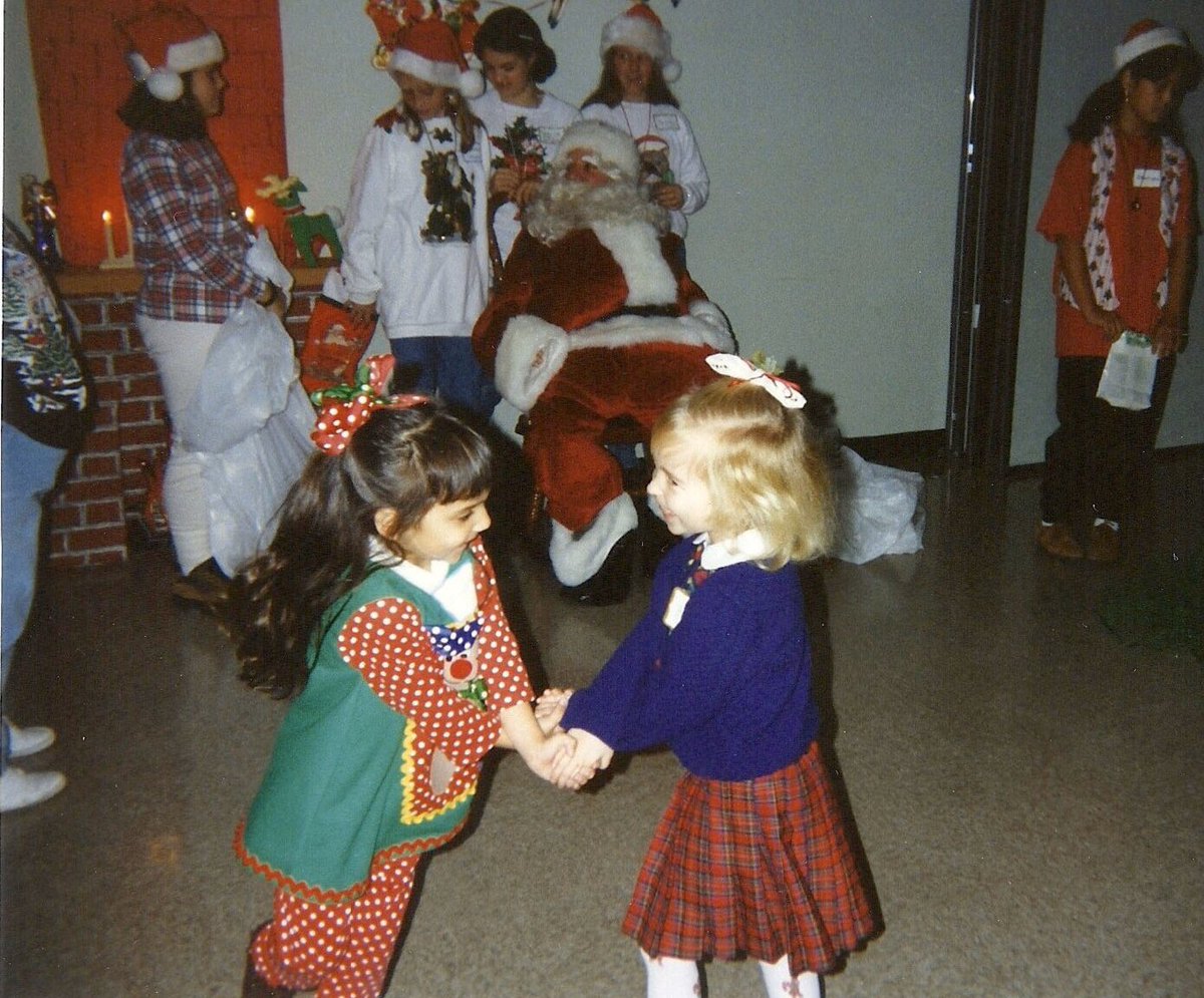 hopeofitall_13's tweet photo. @DanaBrigoli @taylornation13 Me with one of my preschool besties! #ChristmasTreeFarmStreamingParty 🌲🎄🌲🎄🌲🎄 https://t.co/smXL3lWjbk