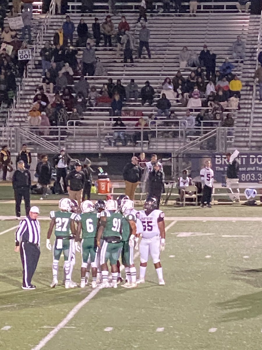 LDeSplinter's tweet photo. I’m going to miss taking my weekly Captains pictures! Let’s Go Foxes! #all4four #connectin5 #pridein5 https://t.co/ZWqWohYygx
