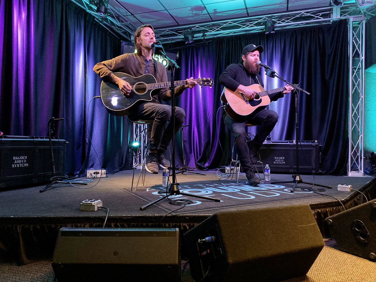 BBolvin01's tweet photo. 😂 Wow, great session and interview today, The Gold acoustically was amazing! @ManchesterOrch @Radio1045 @amberkmiller #1045StudioSession No. 83 https://t.co/PtmUDfQhAY