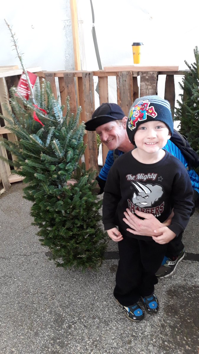 Shout out to the great company I work for all this little boy wanted was to have a real tree for Christmas funds were tight for dad so my asm let me give them a tree. The little boy was so happy.  Love being part of making someone have a better Christmas. 🎄🎄🎄
<a href="/THDSMLisa/">Lisa Holzhauser</a>
