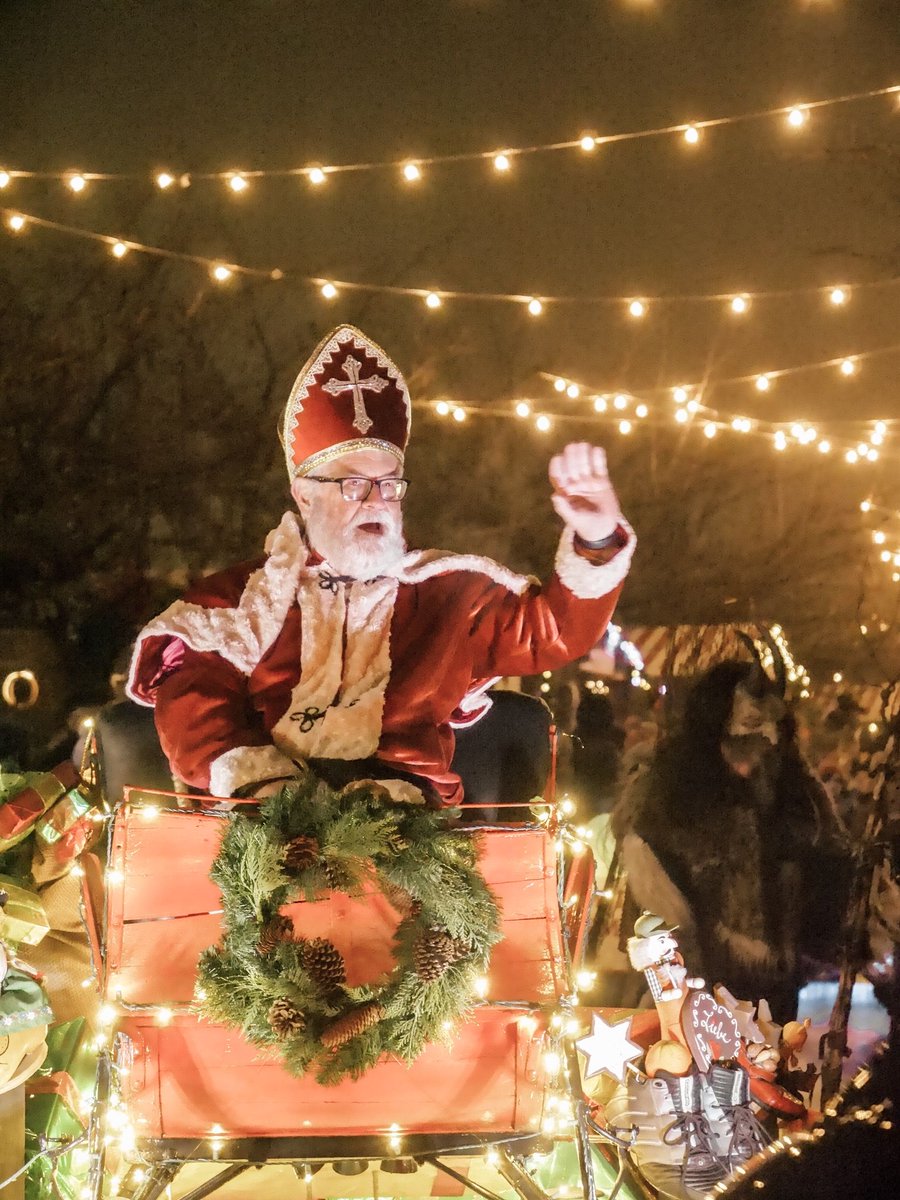 Thisistheplace1's tweet photo. CHRISTKINDLMARKT SLC 2019.
A magical experience. #ckmslc #christkindlmarktSLC #Christkindlmarkt Dec. 4-7: 11-8pm https://t.co/9n4uzbgXiN