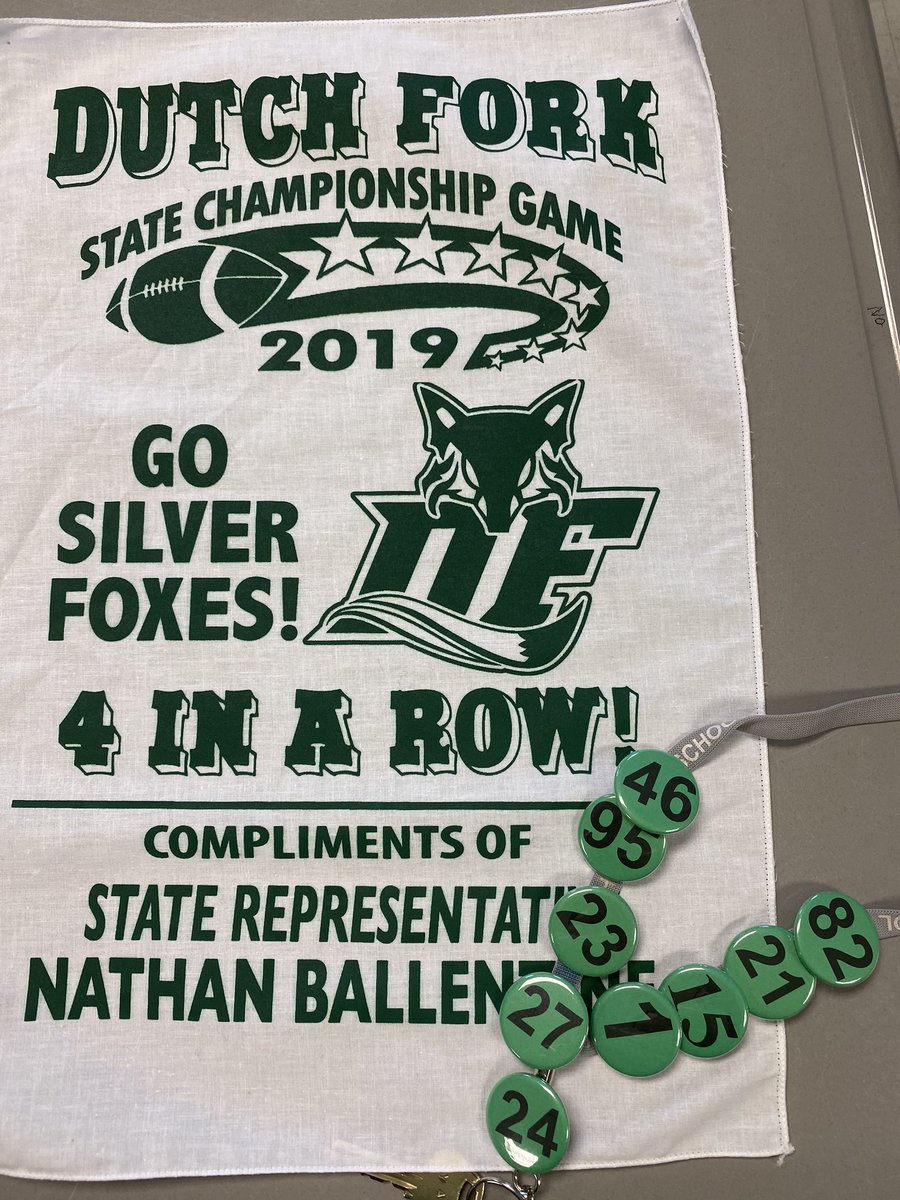 LDeSplinter's tweet photo. I can’t wait to support my Foxes tomorrow! I’m so thankful for the boys who gave me their numbers to wear. I’m going to miss this team! #pridein5 #all4four #dfpride https://t.co/ZbelVSlDiM