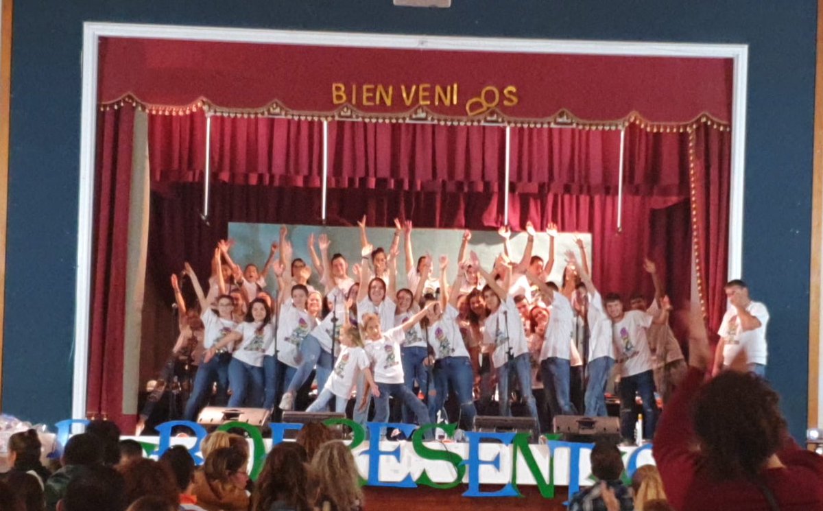 REBOPRESENTACION. En el día de ayer pudimos compartir de nuevo escenario en la presentación de #rebobinados . Felicidades a tod@s y mil gracias por las muestras de cariño.